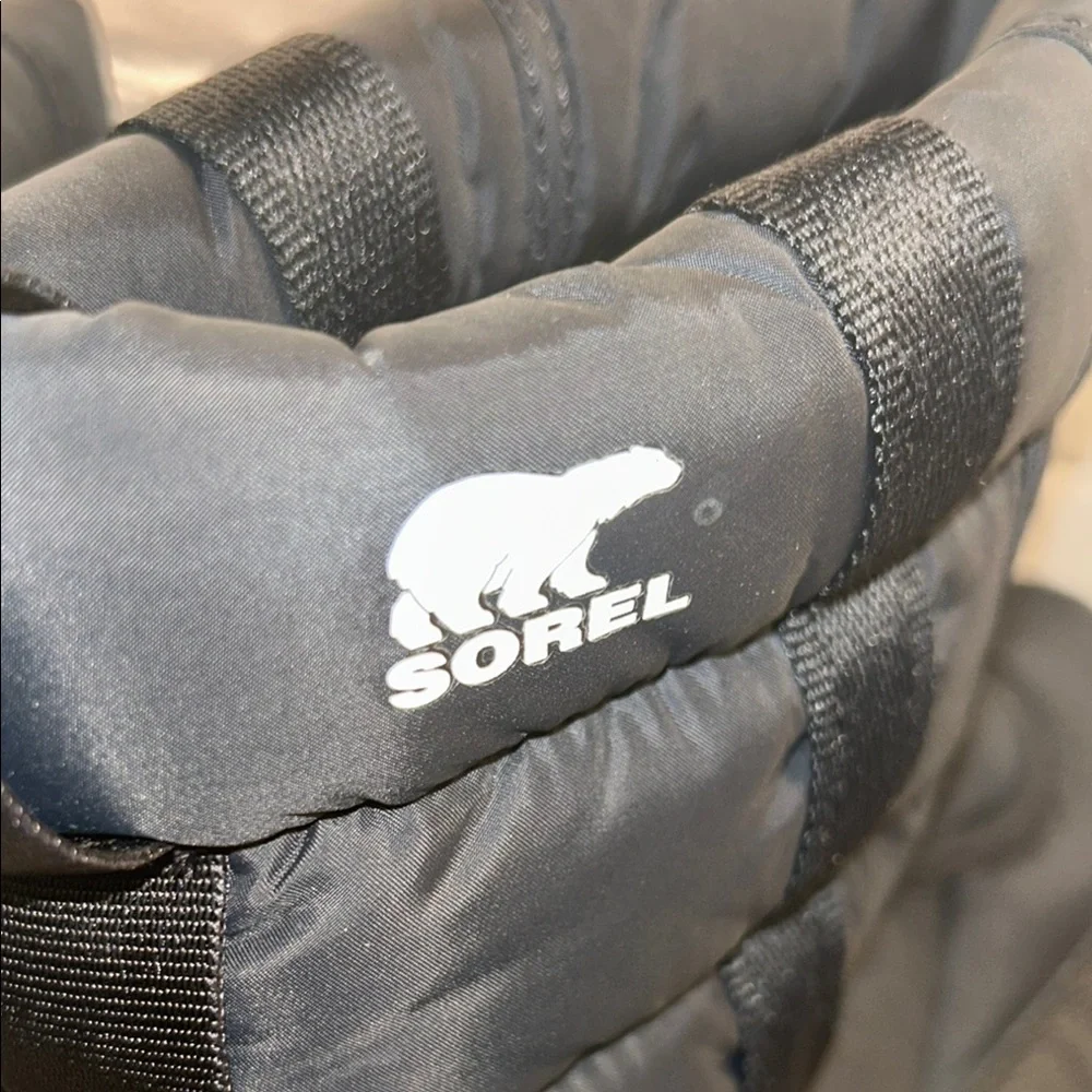 Sorel Kids whitney II waterprof puffy nylon winter bots.